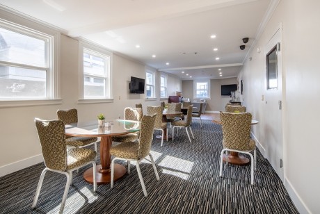 Welcome To Inn At Market - Breakfast Area Seating